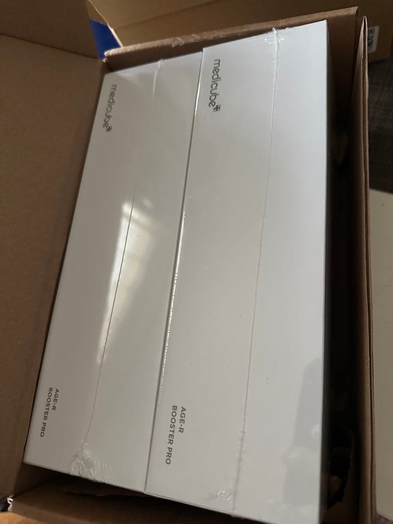 【新品・未使用】MEDICUBE AGE-R ピンク　ブースタープロ 美顔器